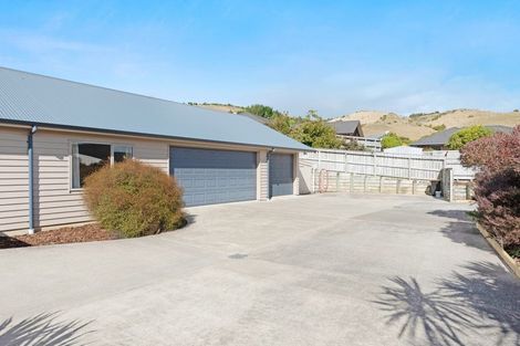 Photo of property in 99 Bing Lucas Drive, Tawa, Wellington, 5028