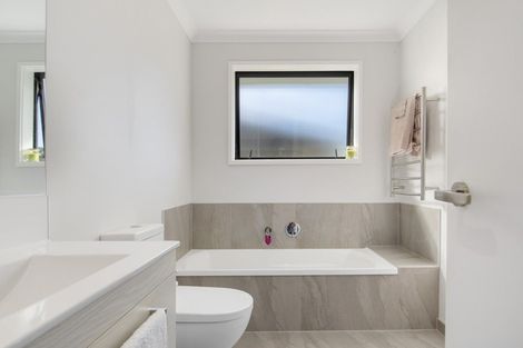 Photo of property in 22f Clive Road, Katikati, 3129