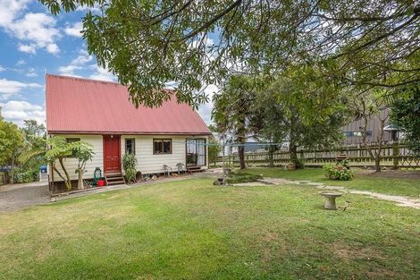 Photo of property in 32 Pahi Place, West Harbour, Auckland, 0618