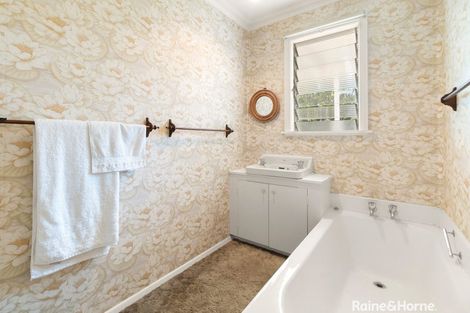 Photo of property in 19 Oxford Street, Martinborough, 5711