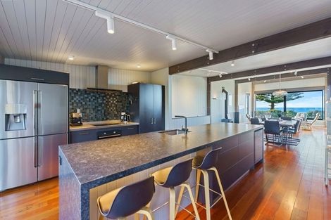 Photo of property in 7 Tutere Street, Waikanae Beach, Waikanae, 5036