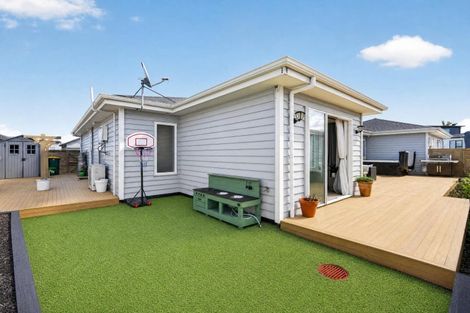Photo of property in 4 Gemscott Crescent, Huapai, Kumeu, 0810