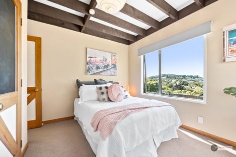 Photo of property in 75 Cypress Drive, Maungaraki, Lower Hutt, 5010