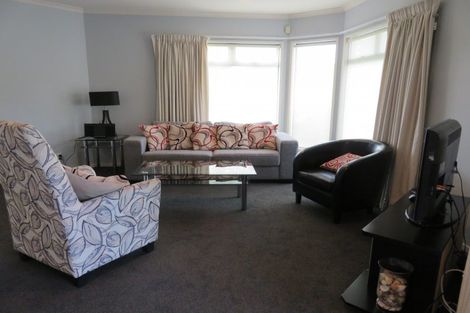 Photo of property in 14 Winston Avenue, Hokowhitu, Palmerston North, 4410