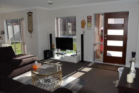 Photo of property in 46b Russell Road, Manurewa, Auckland, 2102