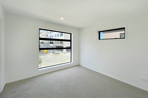 Photo of property in 70 Rauemi Way, Te Atatu South, Auckland, 0610