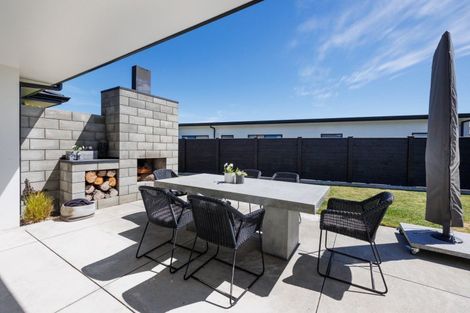 Photo of property in 30 Dogwood Way, Milson, Palmerston North, 4414