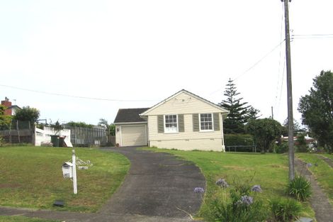 Photo of property in 4 Calder Place, Wai O Taiki Bay, Auckland, 1072