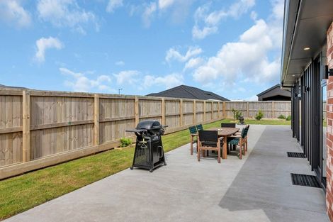 Photo of property in 25 Taurangawaka Road, One Tree Point, 0118