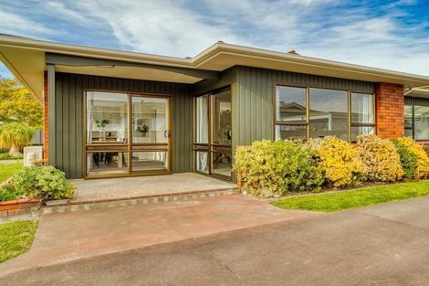 Photo of property in 12 Avenue Road, Greenmeadows, Napier, 4112