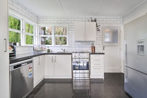 Photo of property in 15 Lipscombe Crescent, Havelock North, 4130