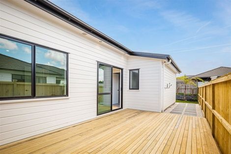 Photo of property in 15 Cutfield Lane, Kumeu, 0810