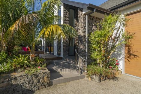 Photo of property in 8 Sara Way, Whitianga, 3510
