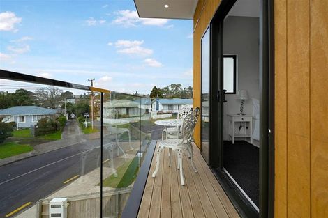 Photo of property in 4/13 Sarona Avenue, Glen Eden, Auckland, 0602