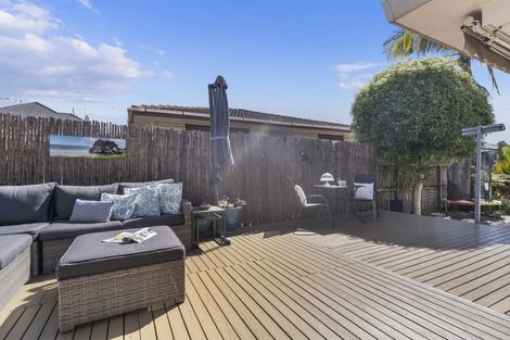 Photo of property in 1/117 Wellington Street, Howick, Auckland, 2014