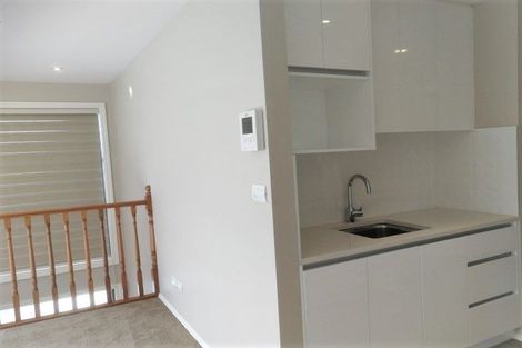 Photo of property in 27 Momona Road, Greenlane, Auckland, 1051