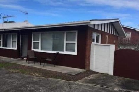 Photo of property in 2/21 Pooley Street, Pakuranga Heights, Auckland, 2010