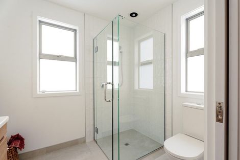 Photo of property in 10 Aarts Place, One Tree Point, 0118