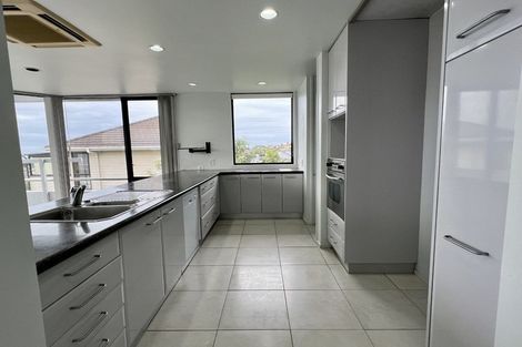 Photo of property in 2/174 Bucklands Beach Road, Bucklands Beach, Auckland, 2012