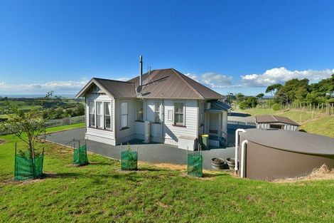 Photo of property in 21 Shine Road, South Head, Helensville, 0874