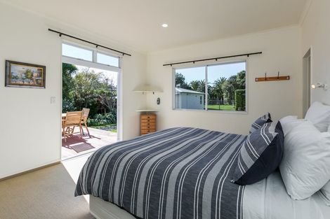 Photo of property in 31 Airini Road, Waimarama, Havelock North, 4294