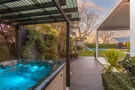 Photo of property in 154a Hamilton Avenue, Ilam, Christchurch, 8041