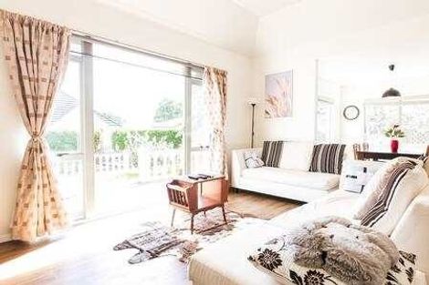 Photo of property in 18a Esmeralda Avenue, Avondale, Auckland, 1026