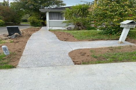 Photo of property in 22 Raymond Terrace, Northcote, Auckland, 0627