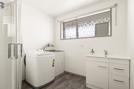 Photo of property in 17a Bradshaw Street, South Dunedin, Dunedin, 9012