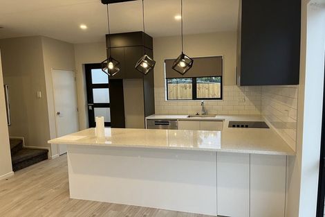 Photo of property in 3/11 Karamu Street, Te Atatu Peninsula, Auckland, 0610