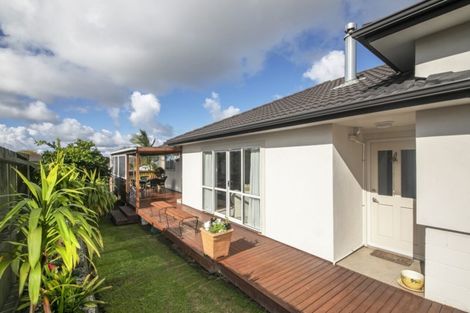 Photo of property in 87c Triangle Road, Massey, Auckland, 0614