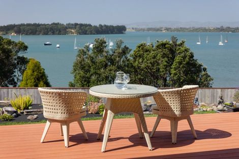 Photo of property in 69 Omokoroa Road, Omokoroa, 3114