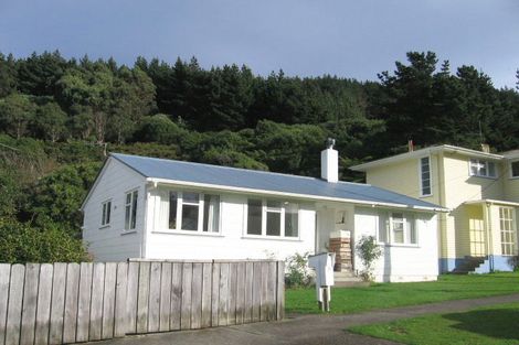 Photo of property in 15 Greer Crescent, Tawa, Wellington, 5028