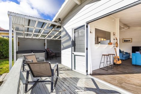 Photo of property in 32 Shepherd Road, Waipahihi, Taupo, 3330