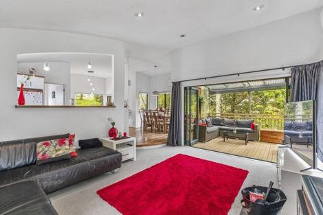 Photo of property in 220 Woodlands Park Road, Titirangi, Auckland, 0604