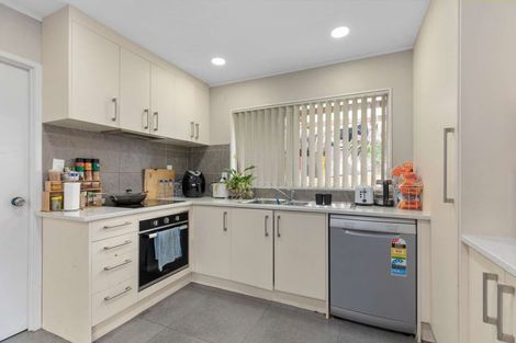Photo of property in 2/20 Bingara Place, Favona, Auckland, 2024