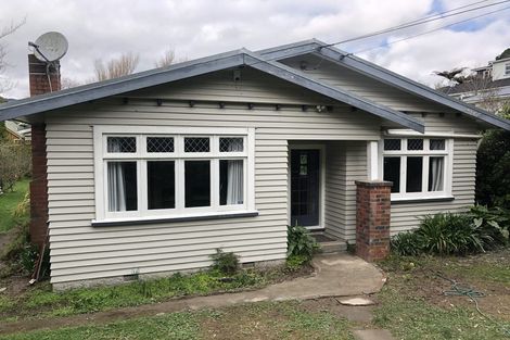 Photo of property in 3 Ngatitoa Street, Tawa, Wellington, 5028