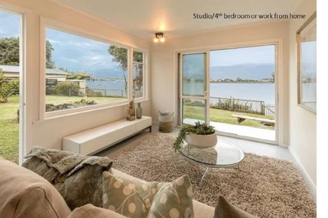 Photo of property in 79 Ferry Parade, Herald Island, Auckland, 0618