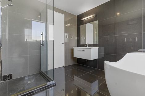 Photo of property in 12a Blakeborough Drive, Forrest Hill, Auckland, 0620