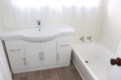 Photo of property in 44 Hyperion Drive, Randwick Park, Auckland, 2105