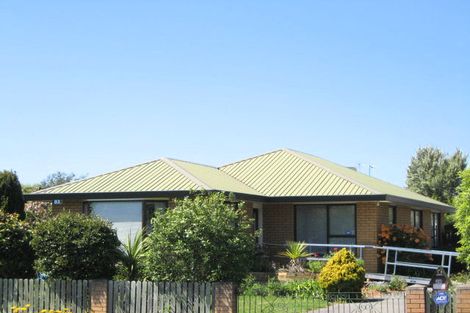 Photo of property in 20 Lowry Avenue, Redwood, Christchurch, 8051