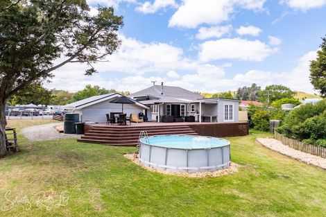 Photo of property in 17 Franklin Road, Paparoa, 0571