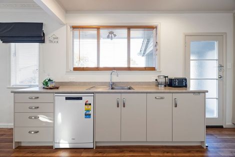 Photo of property in 6 Milburn Lane, Hillcrest, Hamilton, 3216