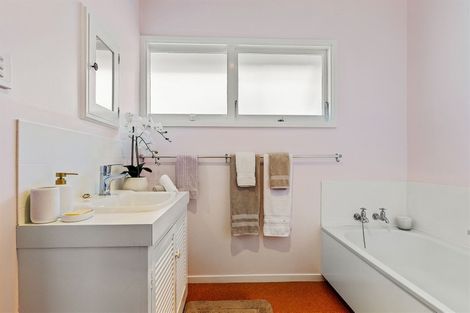 Photo of property in 2/208 Waimairi Road, Ilam, Christchurch, 8041