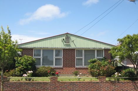 Photo of property in 17 Deloraine Street, Somerfield, Christchurch, 8024