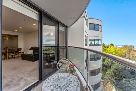 Photo of property in 4e/175 Hurstmere Road, Takapuna, Auckland, 0622