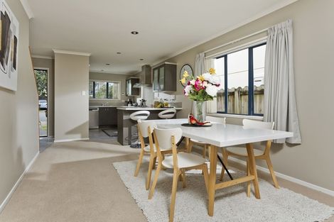 Photo of property in 95 Fields Parade, Oteha, Auckland, 0632