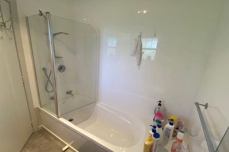 Photo of property in 2/514 Mount Albert Road, Mount Roskill, Auckland, 1042