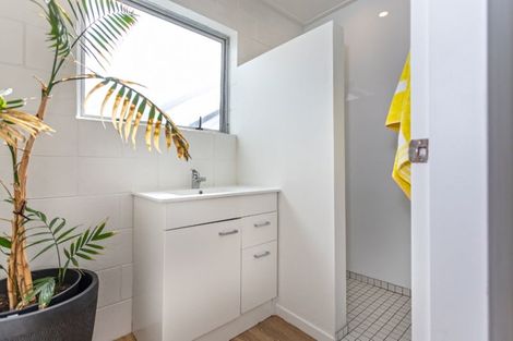 Photo of property in 320 Ocean Road, Whangamata, 3620