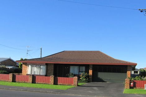 Photo of property in 1/131 Centreway Road, Orewa, 0931